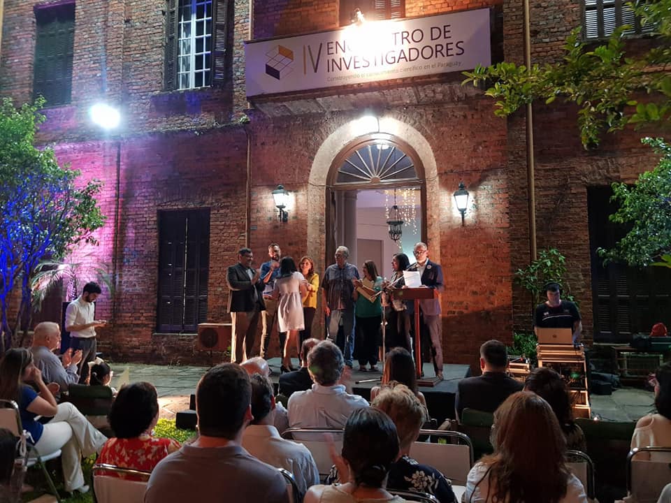 08 11 19 Mención de Honor Mención de Honor FACISA en evento de la Sociedad Científica del Paraguay